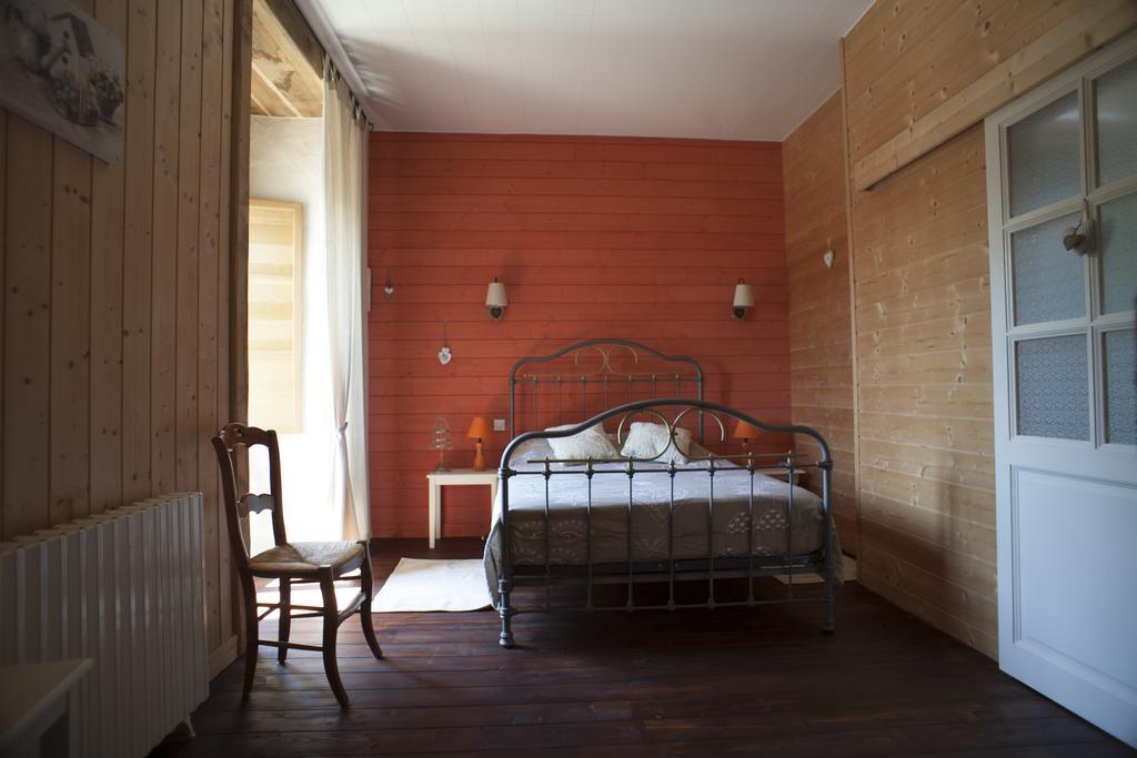 Logis De Riparfonds Bressuire Exterior foto