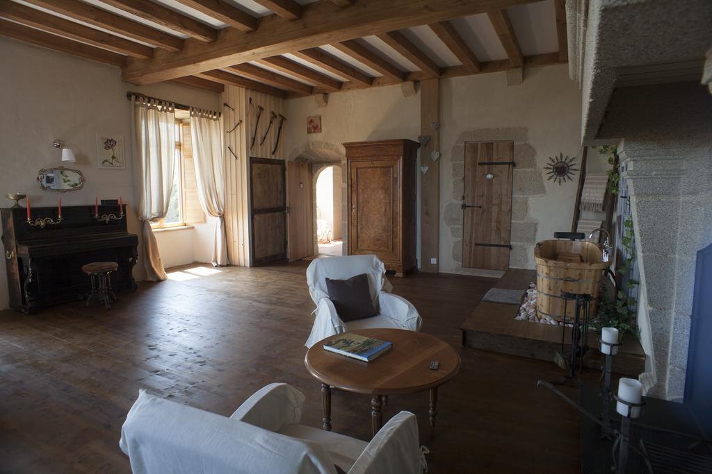 Logis De Riparfonds Bressuire Exterior foto