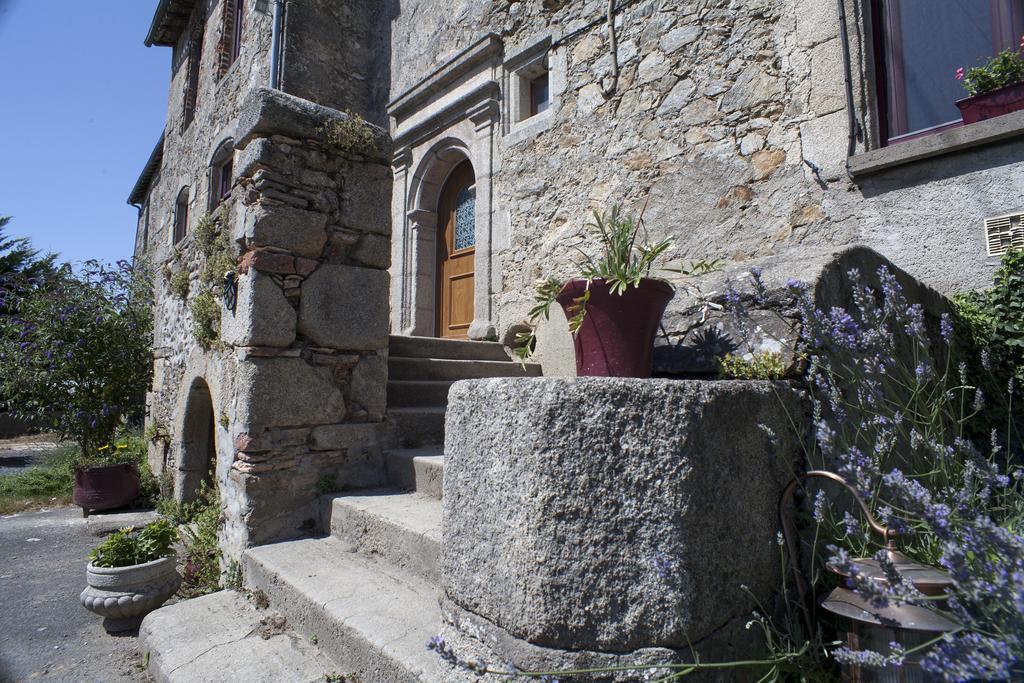 Logis De Riparfonds Bressuire Exterior foto